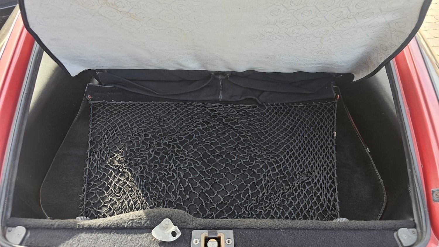 Used Porsche 928 1981 for sale - 76987732: Photo 64