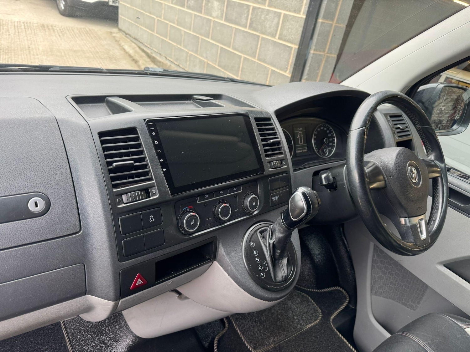 Used Volkswagen Transporter Sportline 2014 for sale - 77982518: Photo 25