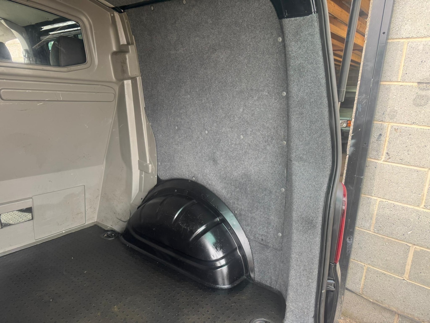 Used Volkswagen Transporter Sportline 2014 for sale - 77982518: Photo 64