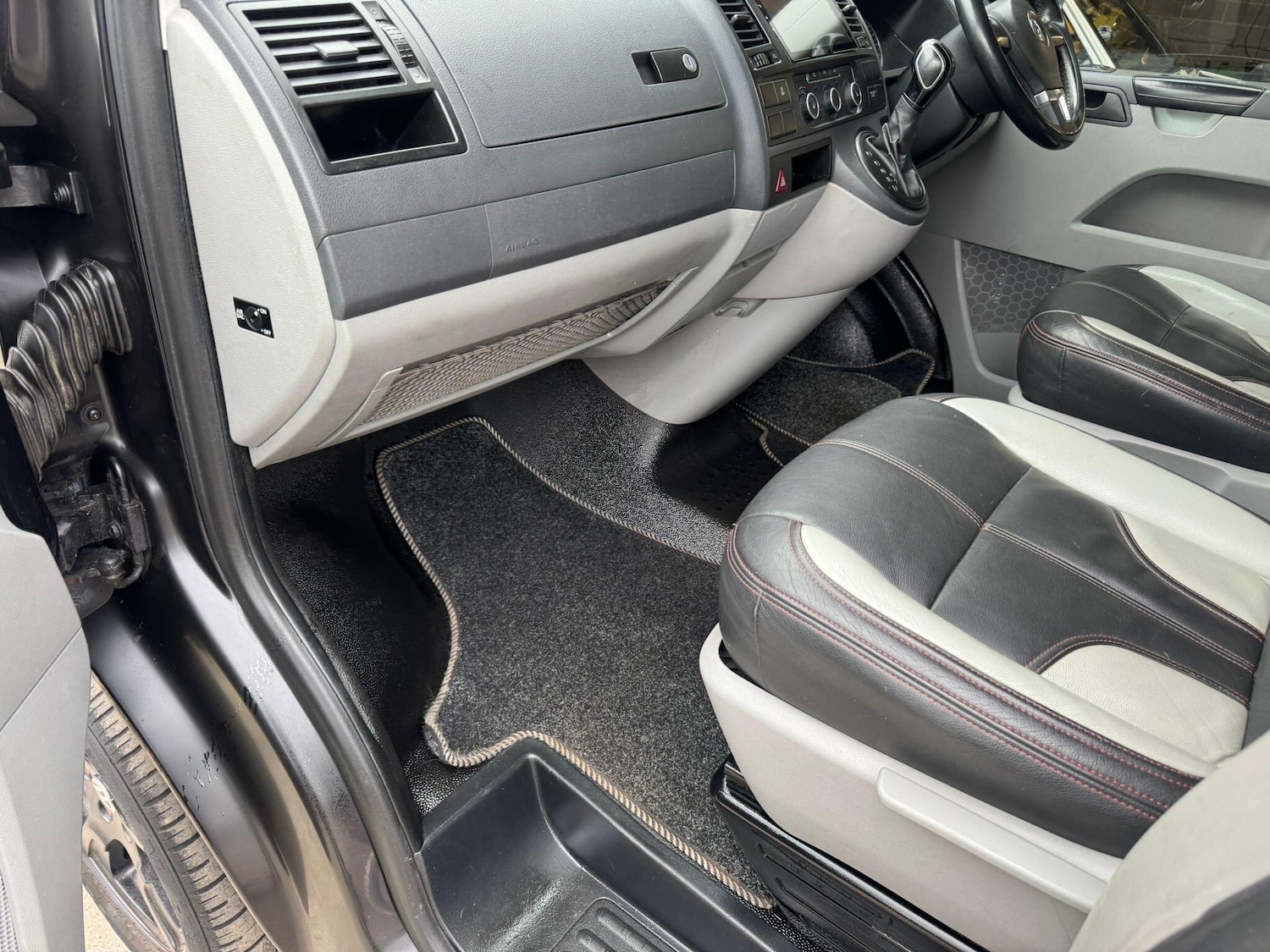 Used Volkswagen Transporter Sportline 2014 for sale - 77982518: Photo 98