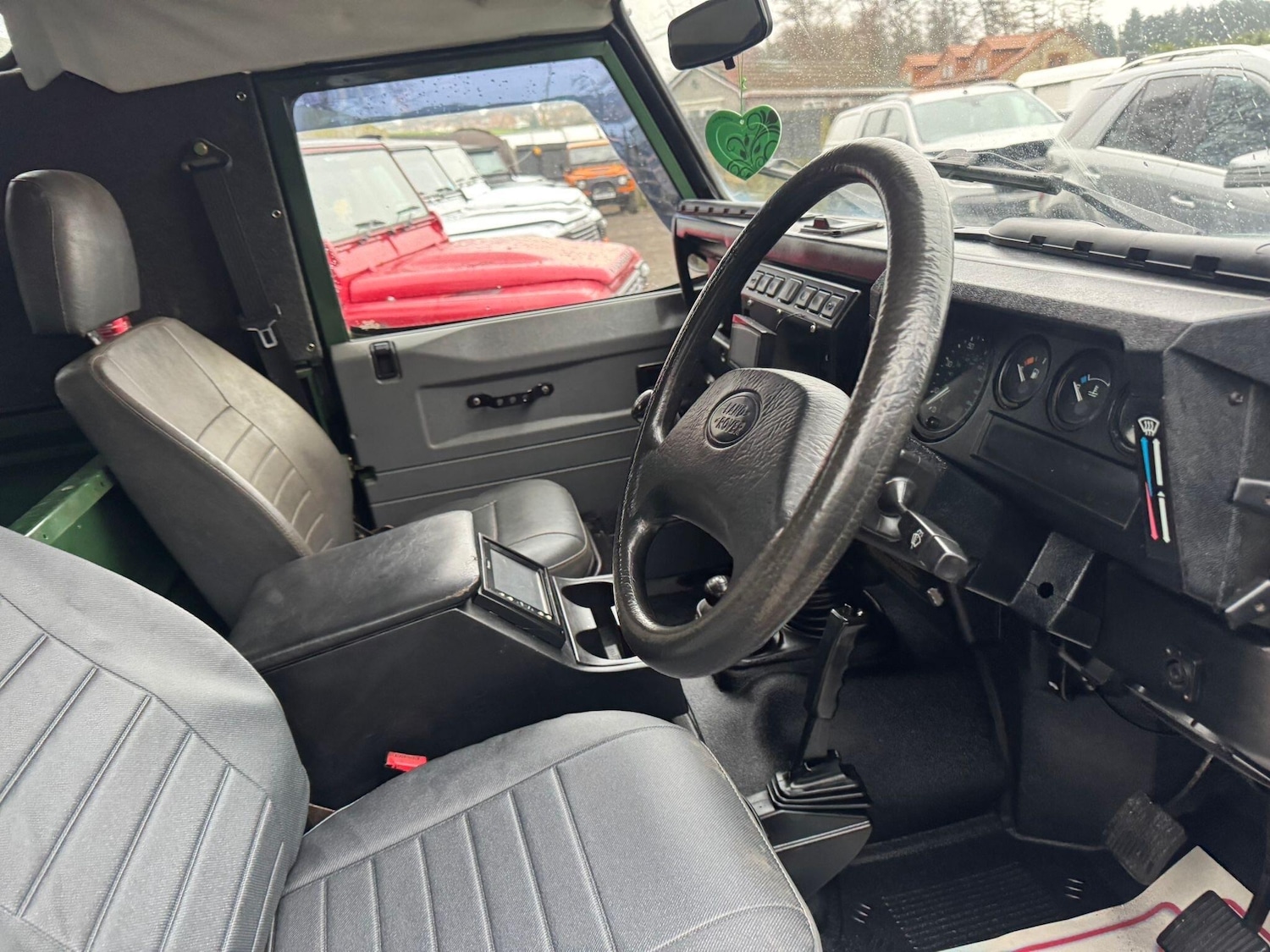 Used Land Rover Defender 2001 for sale - 77456498: Photo 11