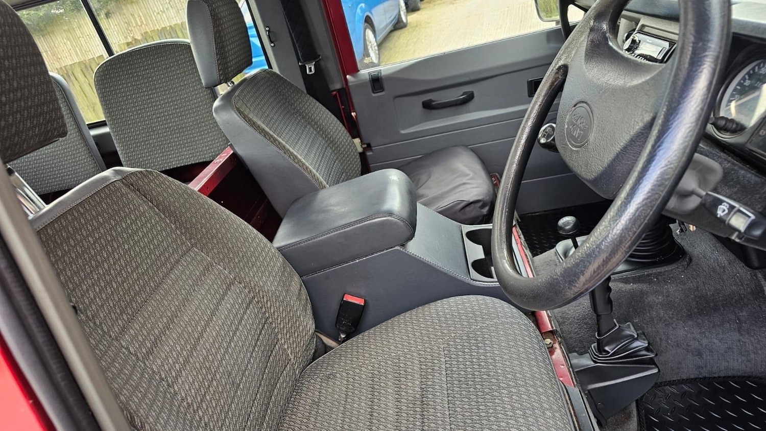 Used Land Rover Defender 90 1996 for sale - 77637881: Photo 17