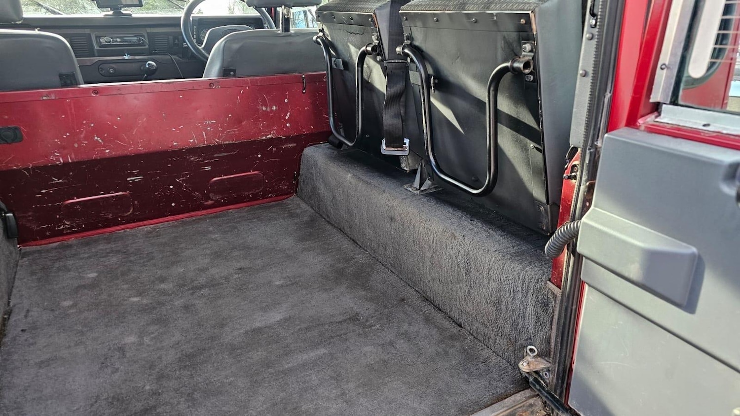 Used Land Rover Defender 90 1996 for sale - 77637881: Photo 18