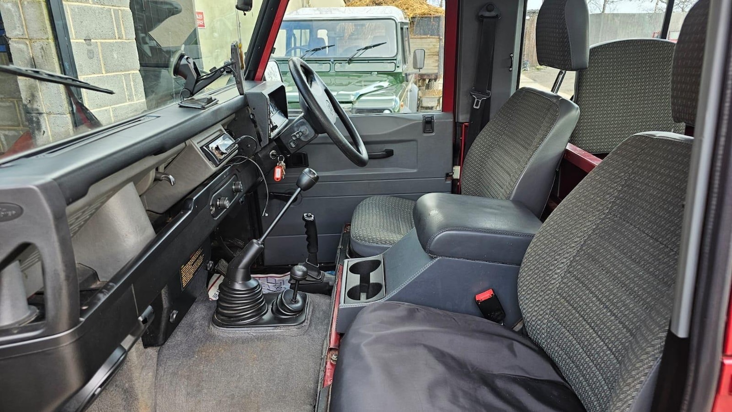 Used Land Rover Defender 90 1996 for sale - 77637881: Photo 20