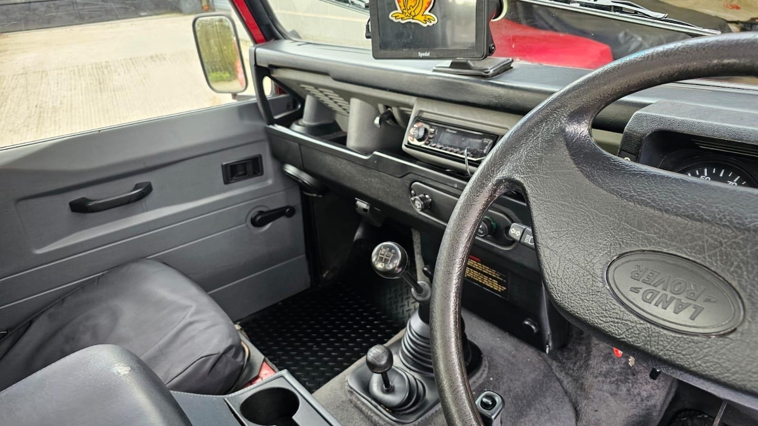 Used Land Rover Defender 90 1996 for sale - 77637881: Photo 33