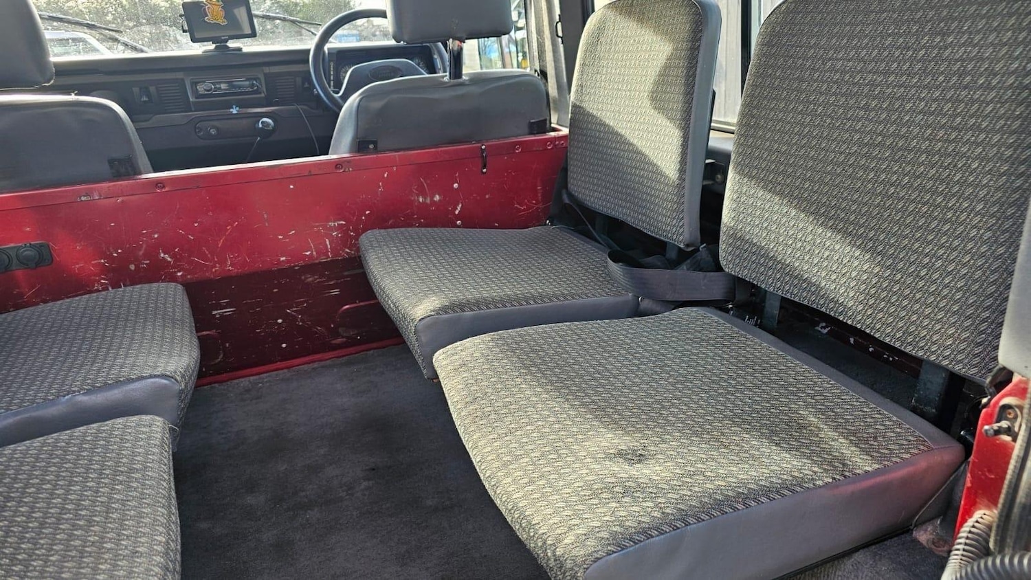 Used Land Rover Defender 90 1996 for sale - 77637881: Photo 36