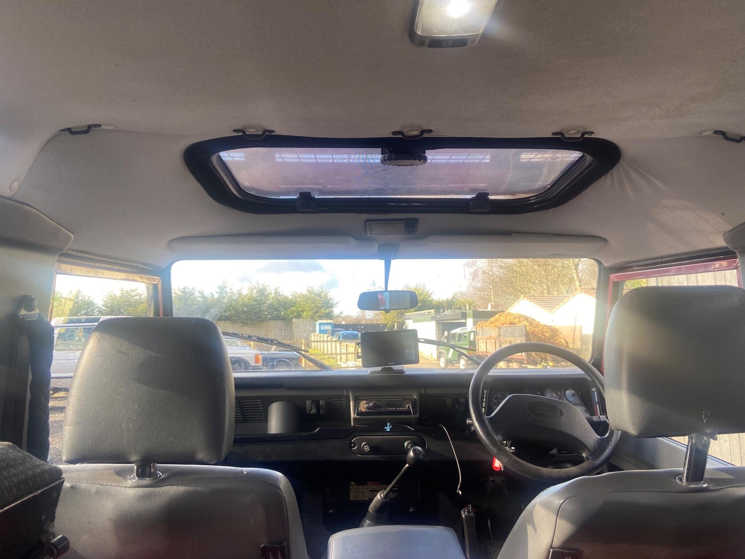 Used Land Rover Defender 90 1996 for sale - 77637881: Photo 54