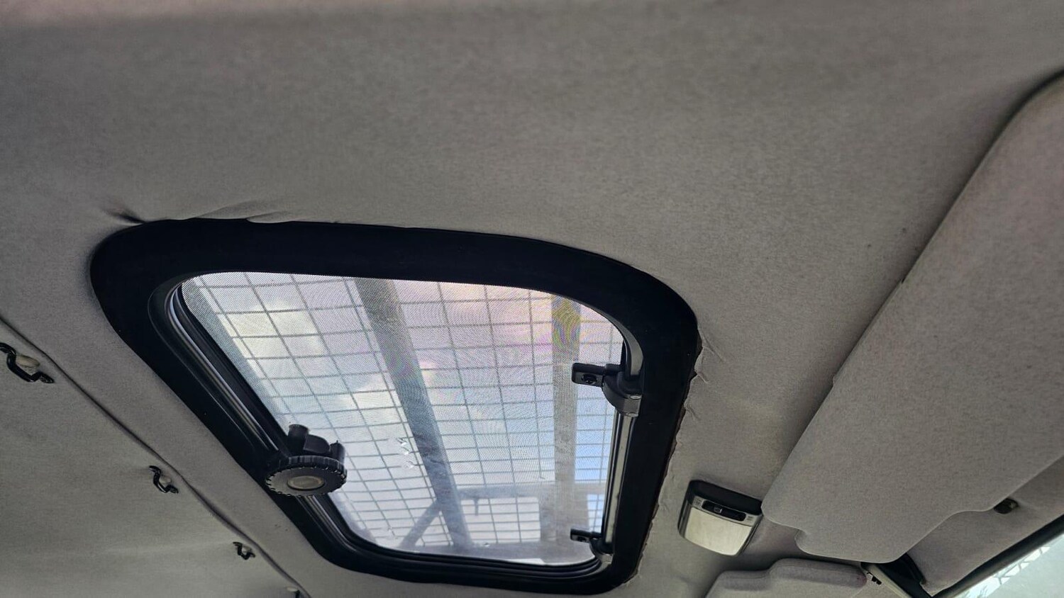 Used Land Rover Defender 90 1996 for sale - 77637881: Photo 60