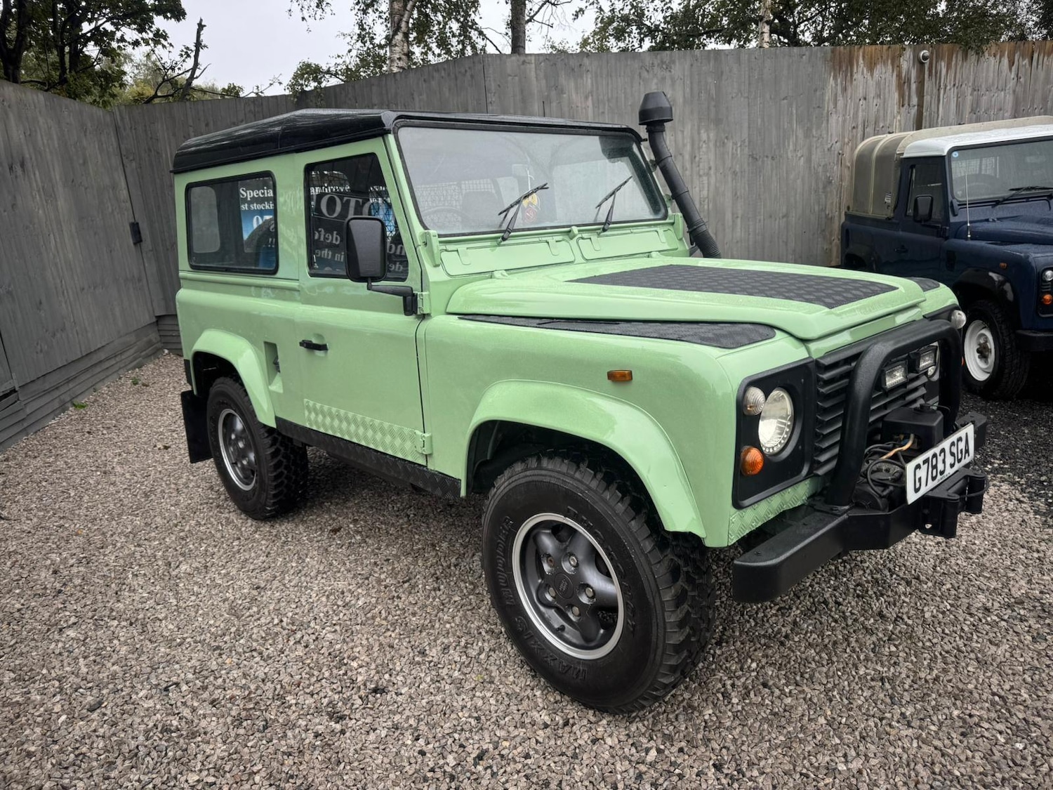 Used Land Rover Defender 90 1990 for sale - 76020314: Photo 2