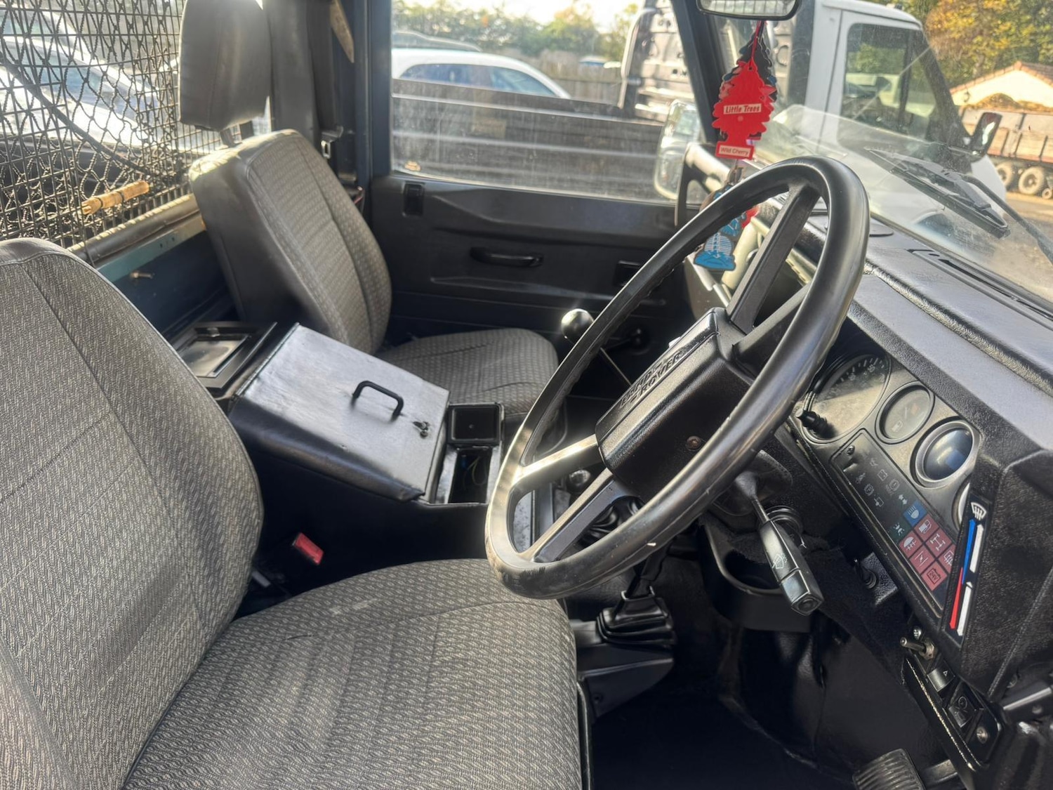 Used Land Rover Defender 90 1990 for sale - 76020314: Photo 21