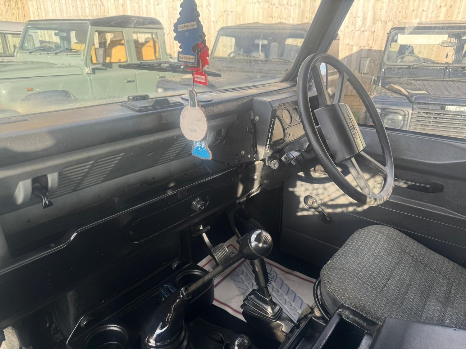 Used Land Rover Defender 90 1990 for sale - 76020314: Photo 22