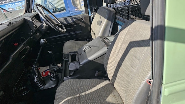 Used Land Rover Defender 90 1990 for sale - 76020314: Photo 80