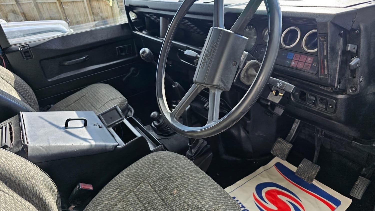 Used Land Rover Defender 90 1990 for sale - 76020314: Photo 85