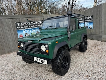 Land Rover - Defender 90