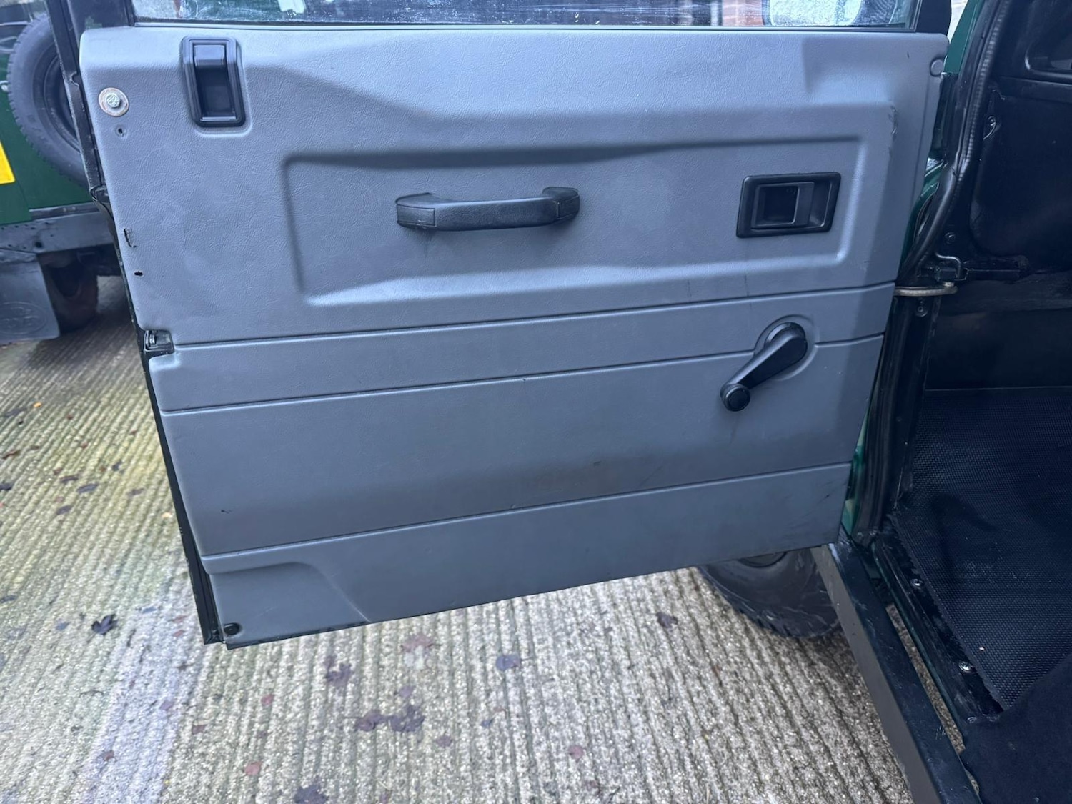 Used Land Rover Defender 90 1992 for sale - 76832306: Photo 60