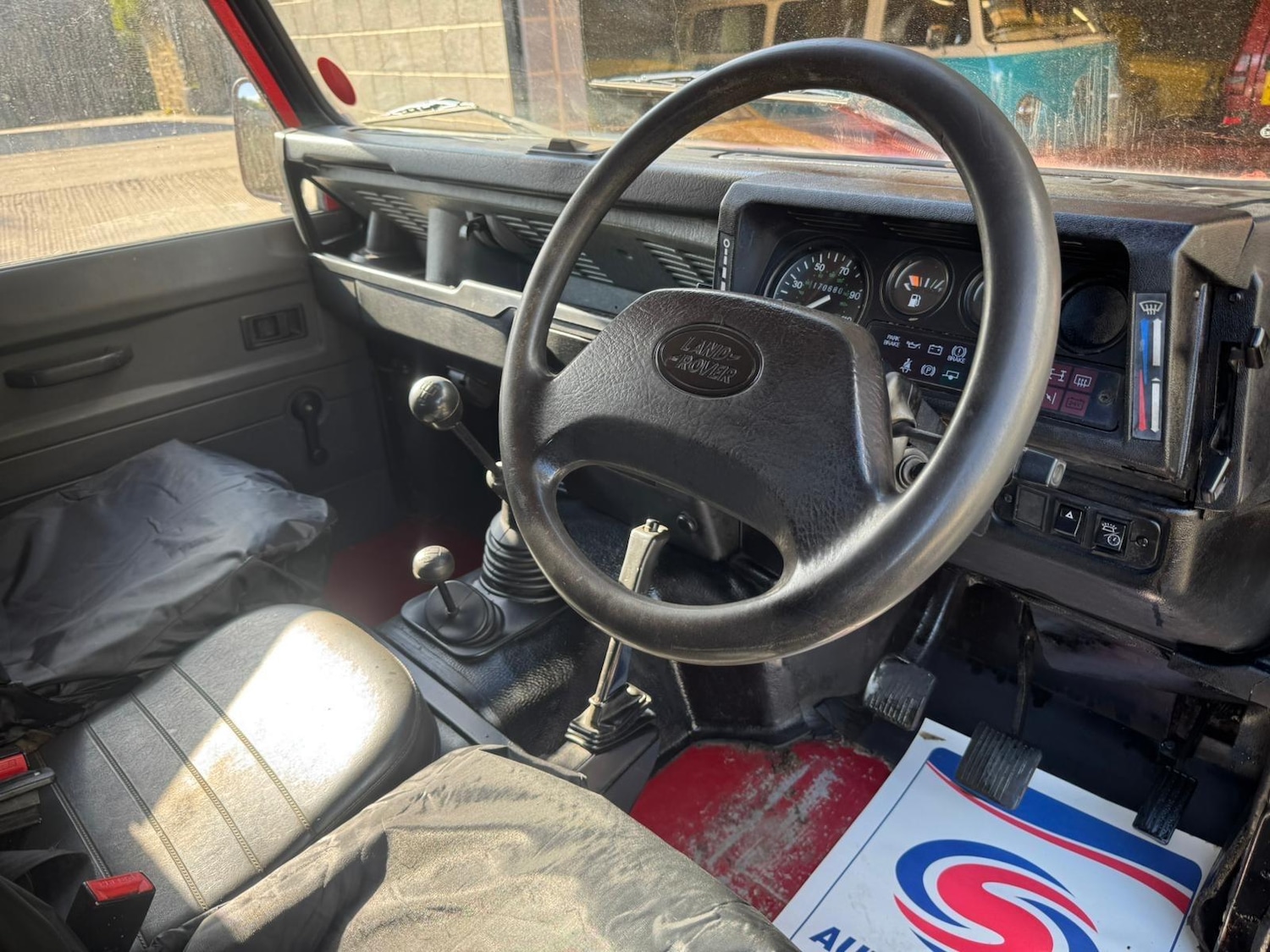 Used Land Rover Defender 90 1993 for sale - 76671201: Photo 15