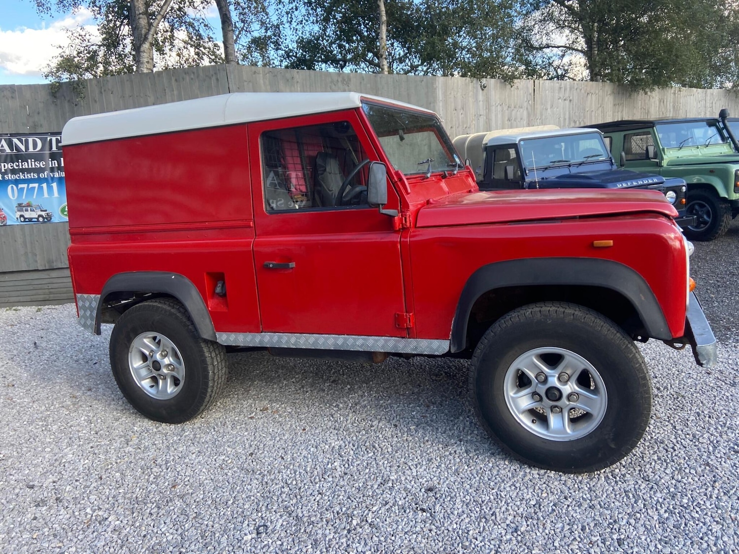 Used Land Rover Defender 90 1993 for sale - 76671201: Photo 16