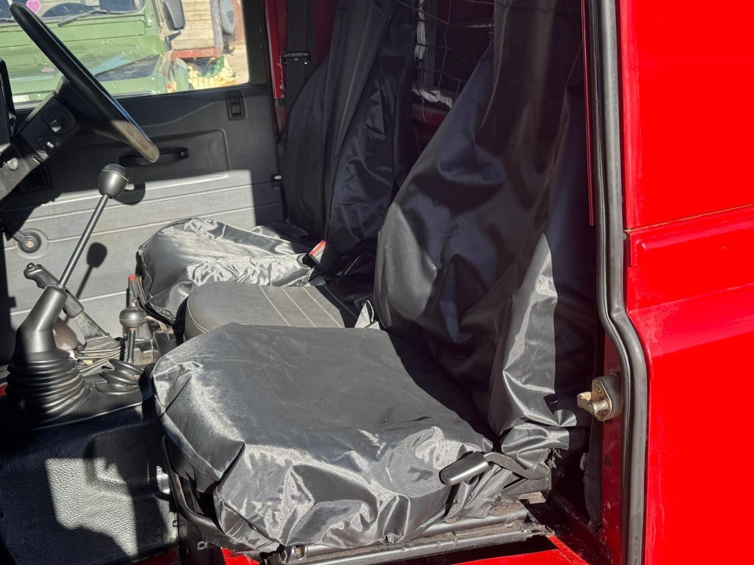 Used Land Rover Defender 90 1993 for sale - 76671201: Photo 42