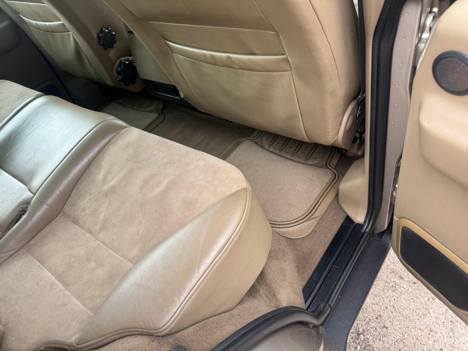 Used Land Rover Discovery 2001 for sale - 76440927: Photo 61