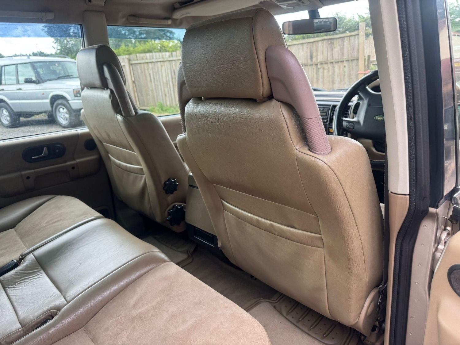 Used Land Rover Discovery 2001 for sale - 76440927: Photo 71