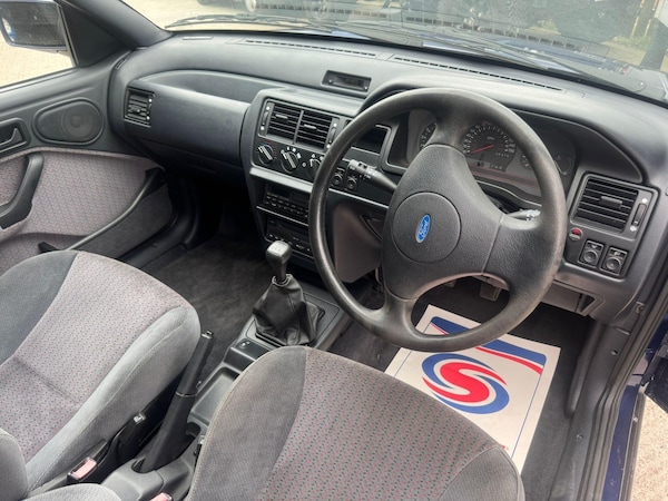 Used Ford Escort for sale - 76167007: Photo 69