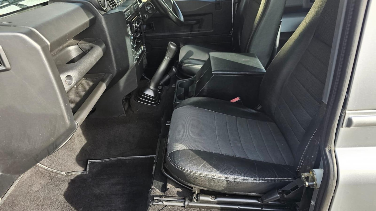 Used Land Rover Defender 90 2007 for sale - 76408614: Photo 14