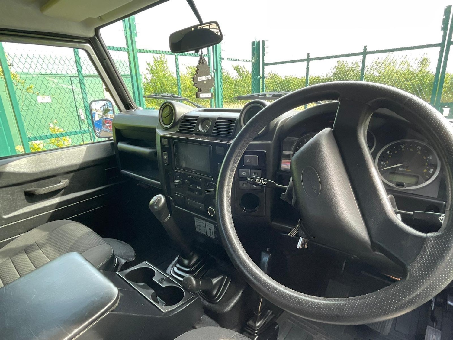 Used Land Rover Defender 2007 for sale - 76990302: Photo 9