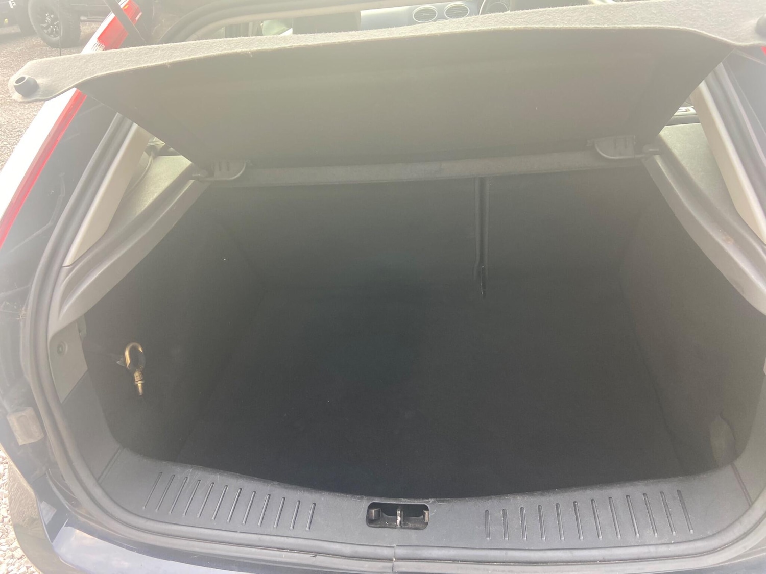 Used Ford Focus 2010 for sale - 77956997: Photo 28