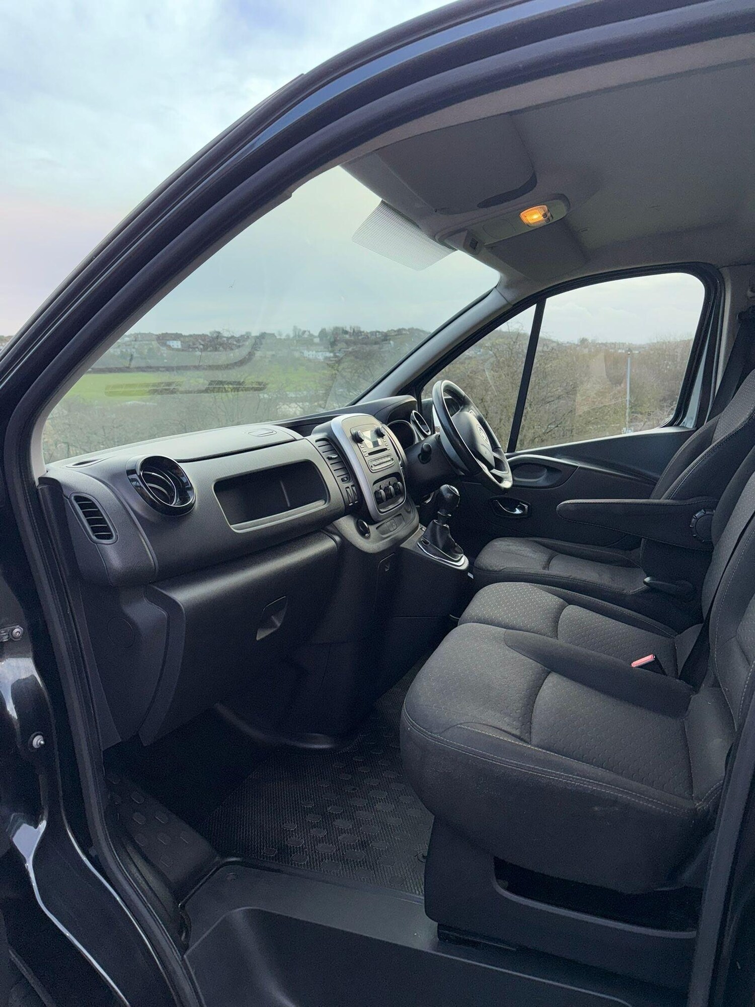 Used Vauxhall Vivaro 2015 for sale - 77637810: Photo 25