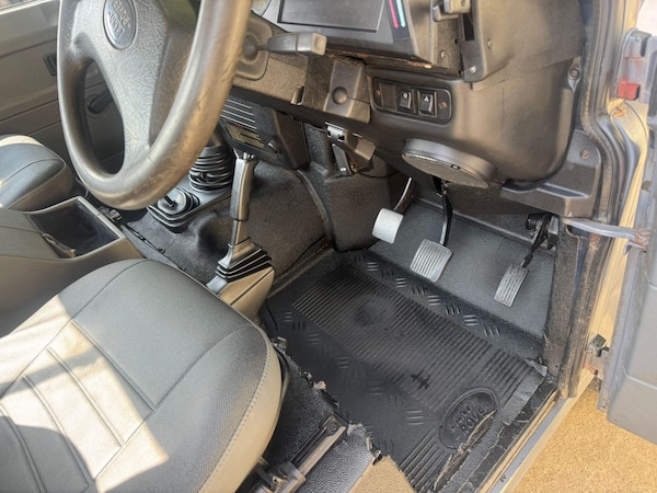 Used Land Rover Defender 1999 for sale - 76251425: Photo 21