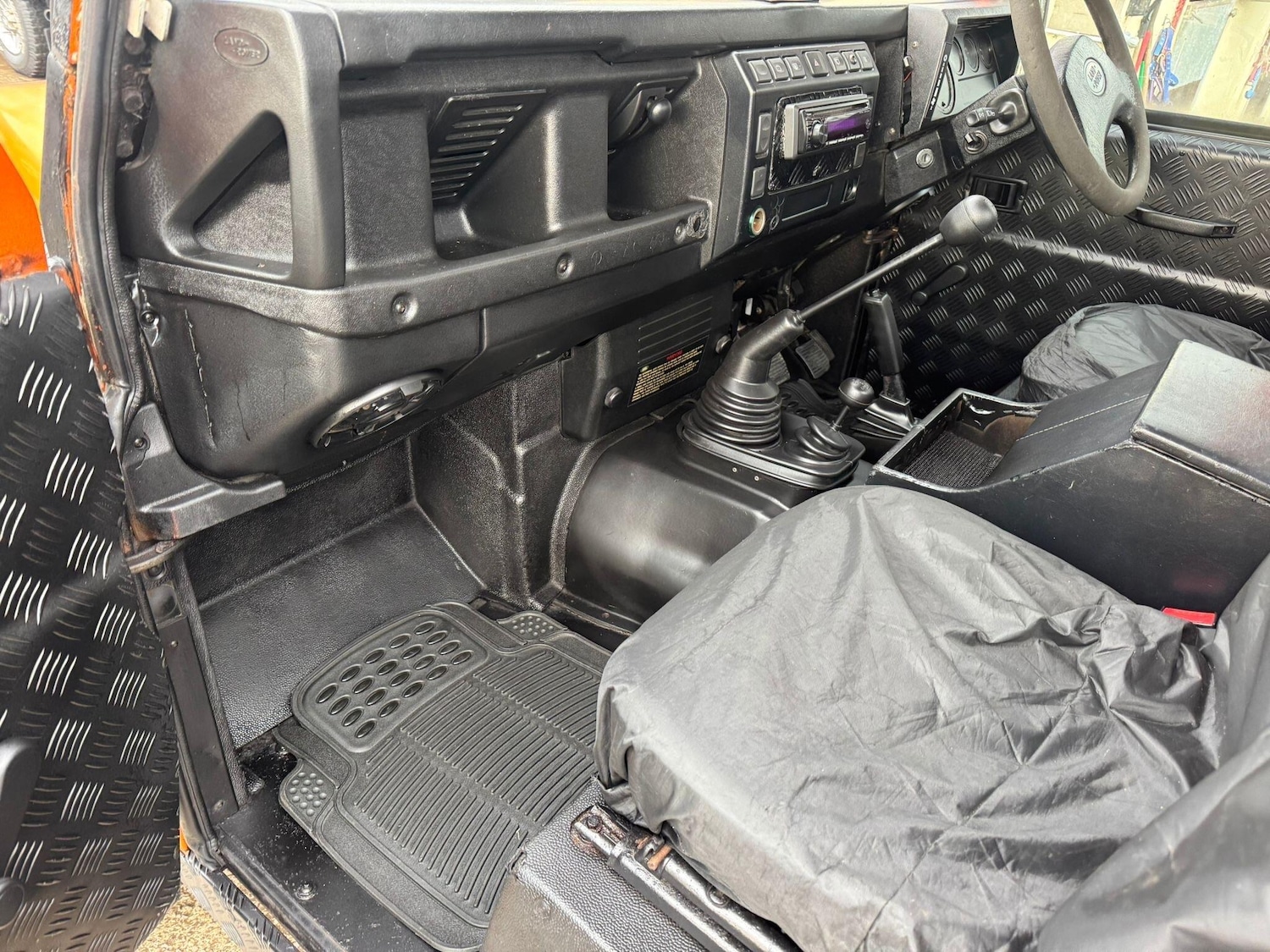 Used Land Rover Defender 110 2002 for sale - 77143554: Photo 22