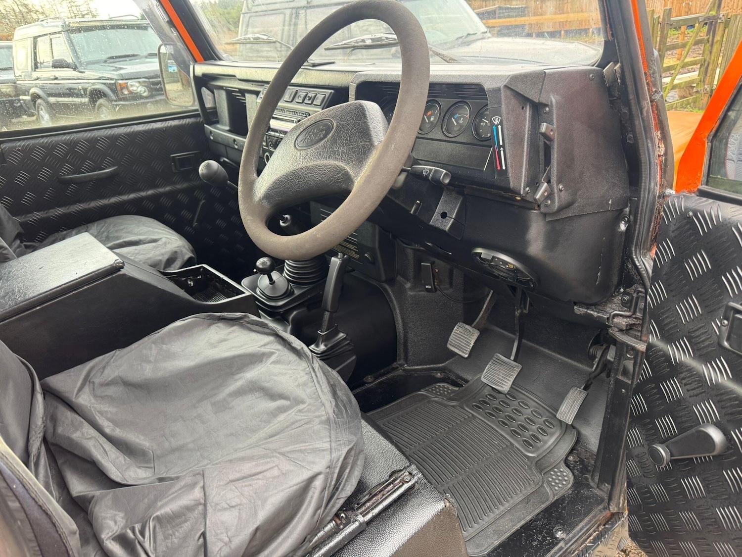 Used Land Rover Defender 110 2002 for sale - 77143554: Photo 23