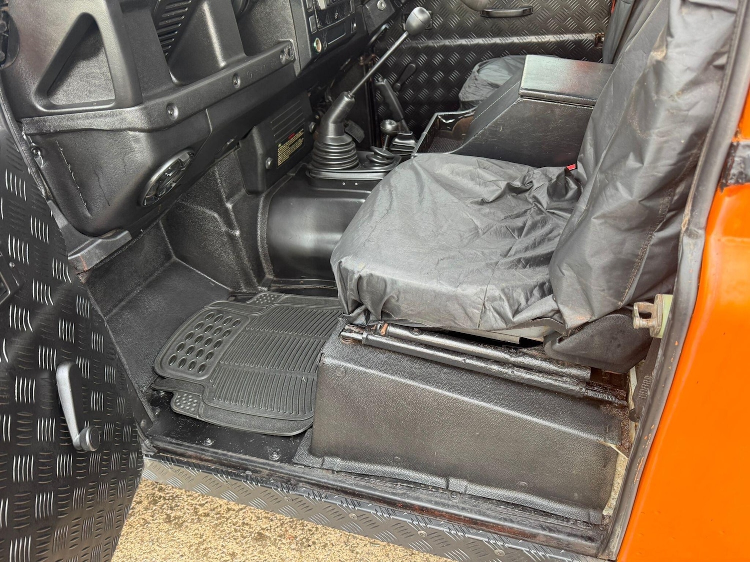 Used Land Rover Defender 110 2002 for sale - 77143554: Photo 26