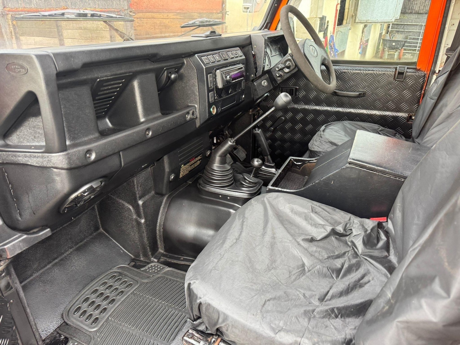 Used Land Rover Defender 110 2002 for sale - 77143554: Photo 45