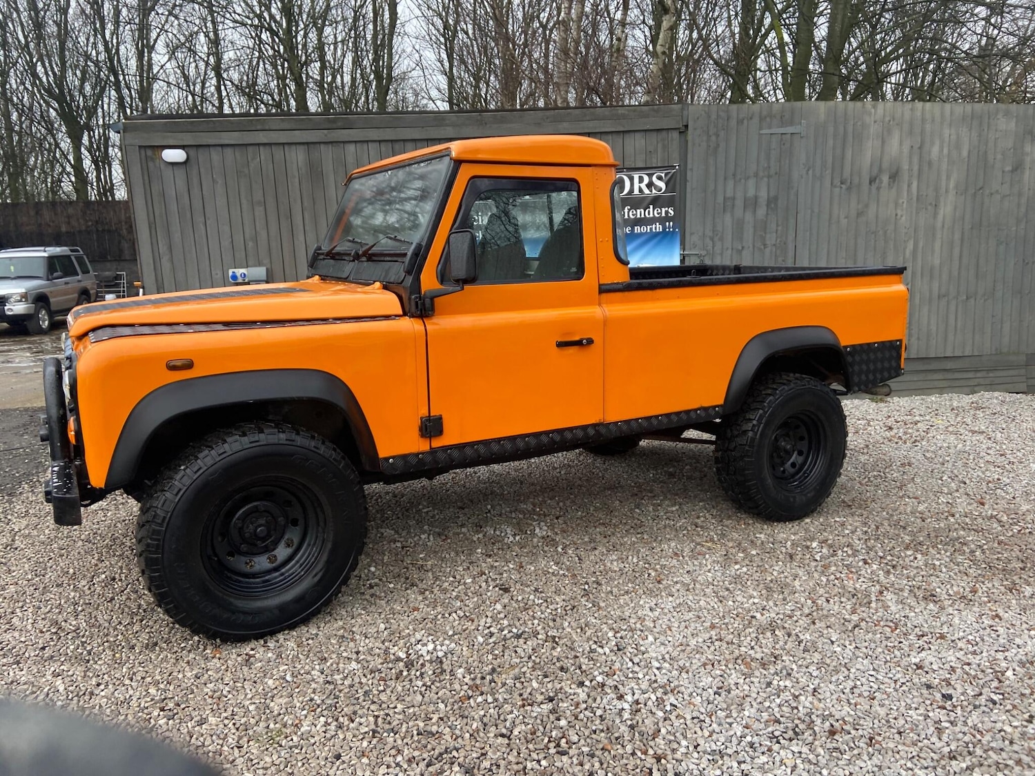 Used Land Rover Defender 110 2002 for sale - 77143554: Photo 6