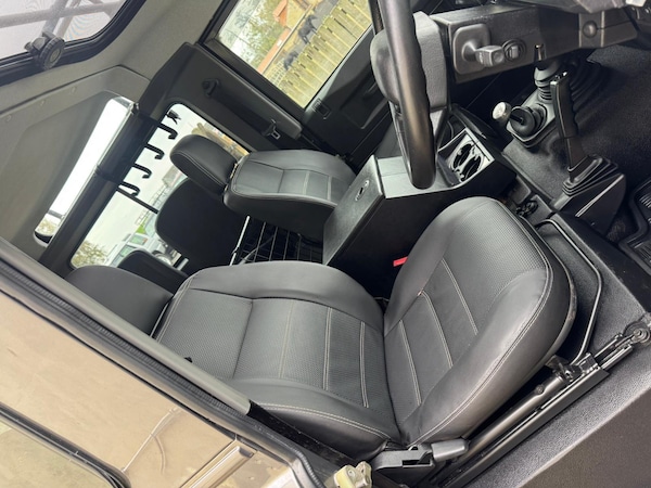 Used Land Rover Defender 90 2002 for sale - 76318006: Photo 10