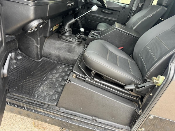 Used Land Rover Defender 90 2002 for sale - 76318006: Photo 19