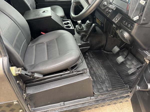 Used Land Rover Defender 90 2002 for sale - 76318006: Photo 25