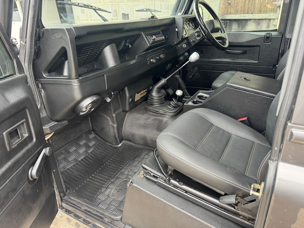 Used Land Rover Defender 90 2002 for sale - 76318006: Photo 43