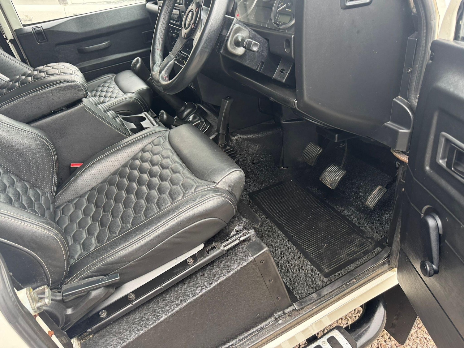 Used Land Rover Defender 90 2008 for sale - 77255028: Photo 17