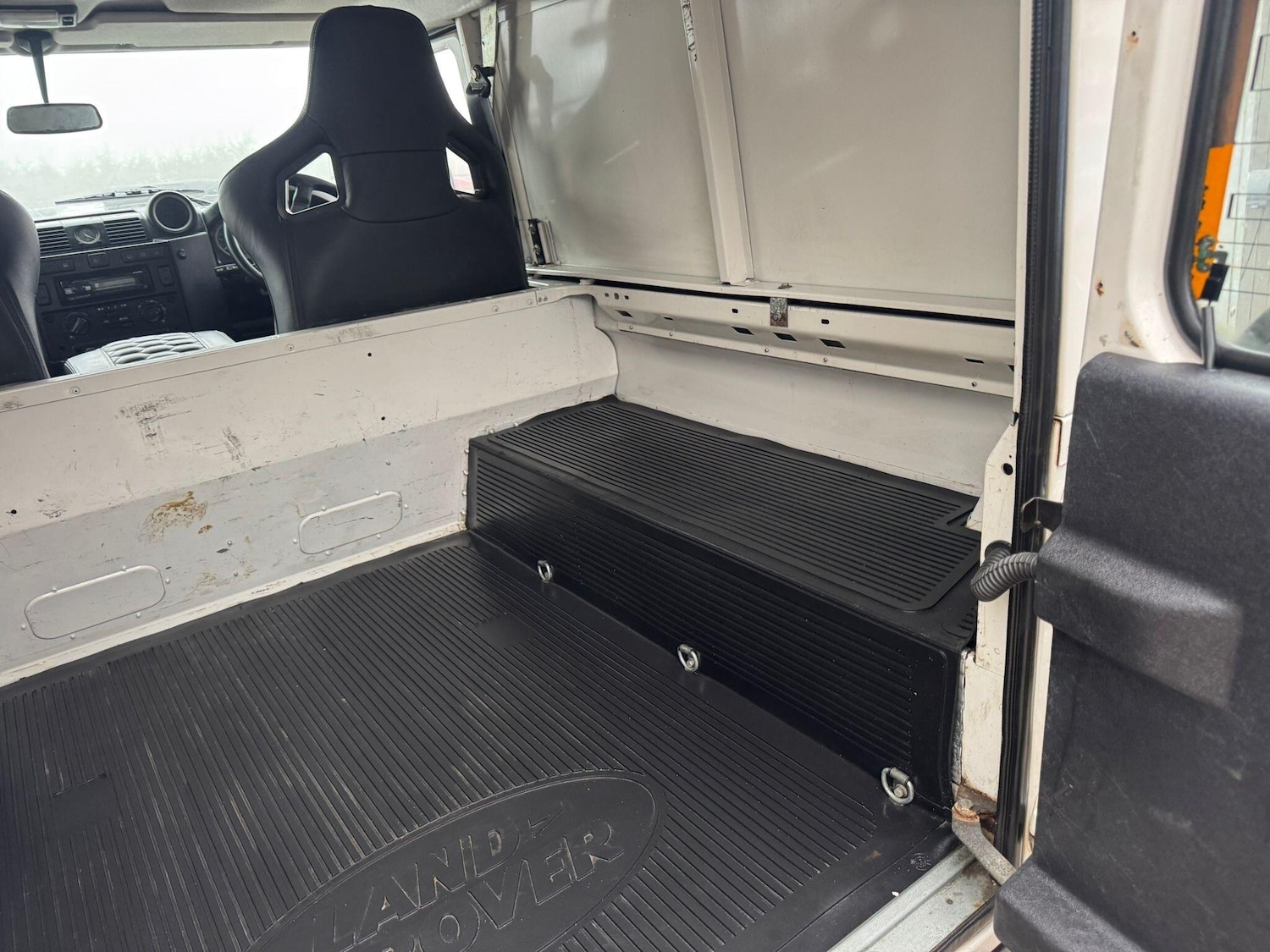 Used Land Rover Defender 90 2008 for sale - 77255028: Photo 46