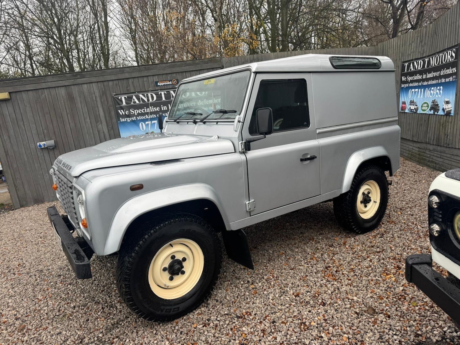 Used Land Rover Defender 90 2008 for sale - 76765685: Photo 2