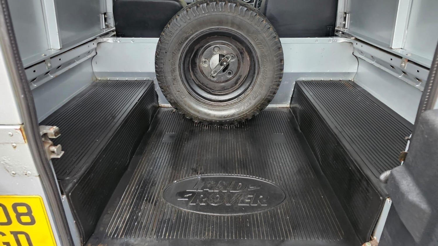 Used Land Rover Defender 90 2008 for sale - 76765685: Photo 24