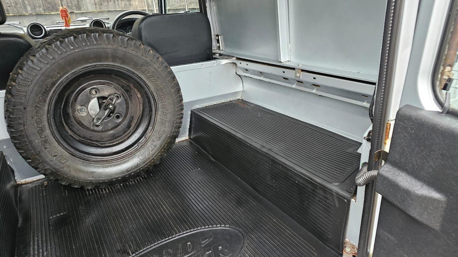 Used Land Rover Defender 90 2008 for sale - 76765685: Photo 65