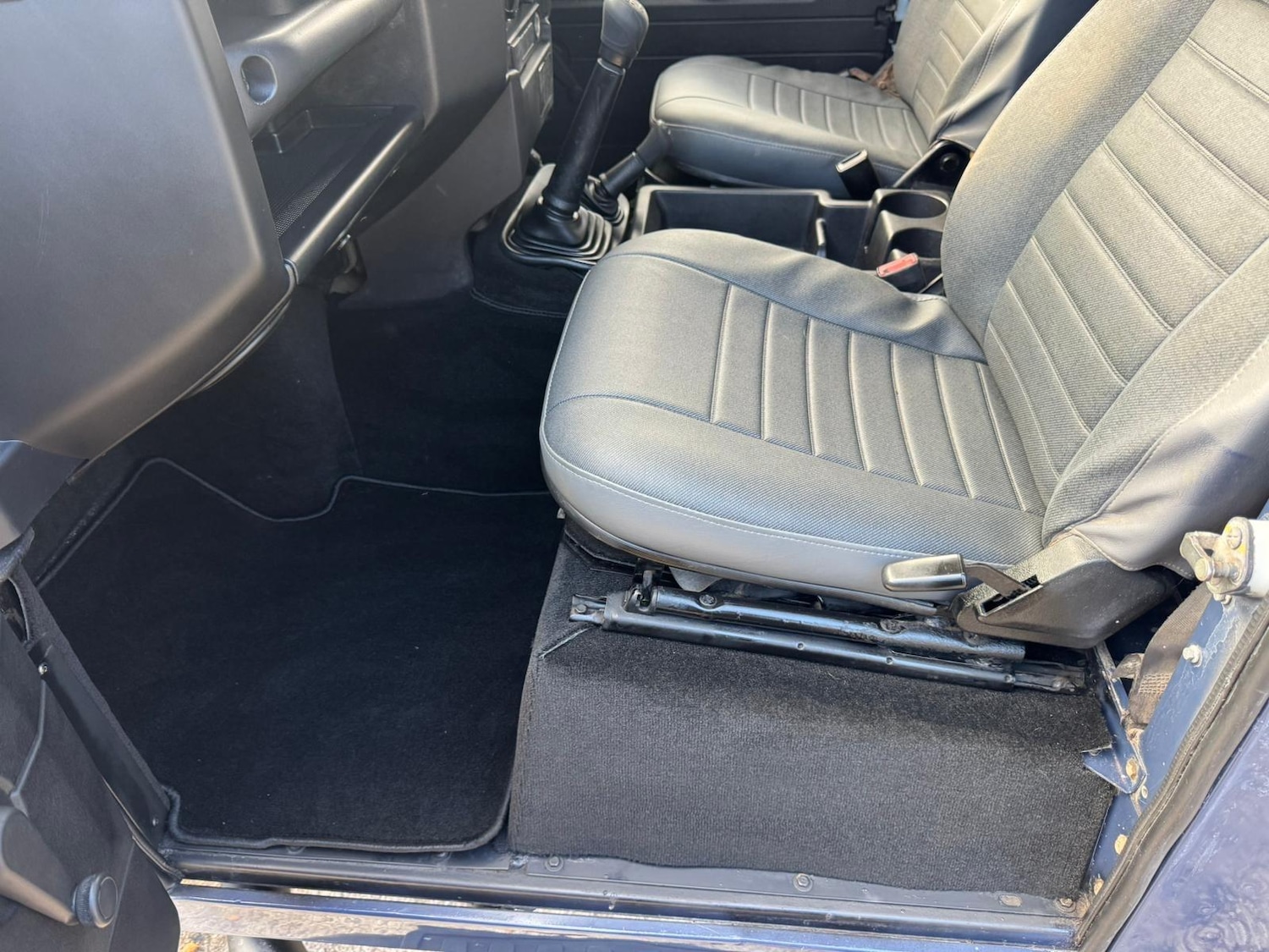 Used Land Rover Defender 90 2009 for sale - 76597285: Photo 17