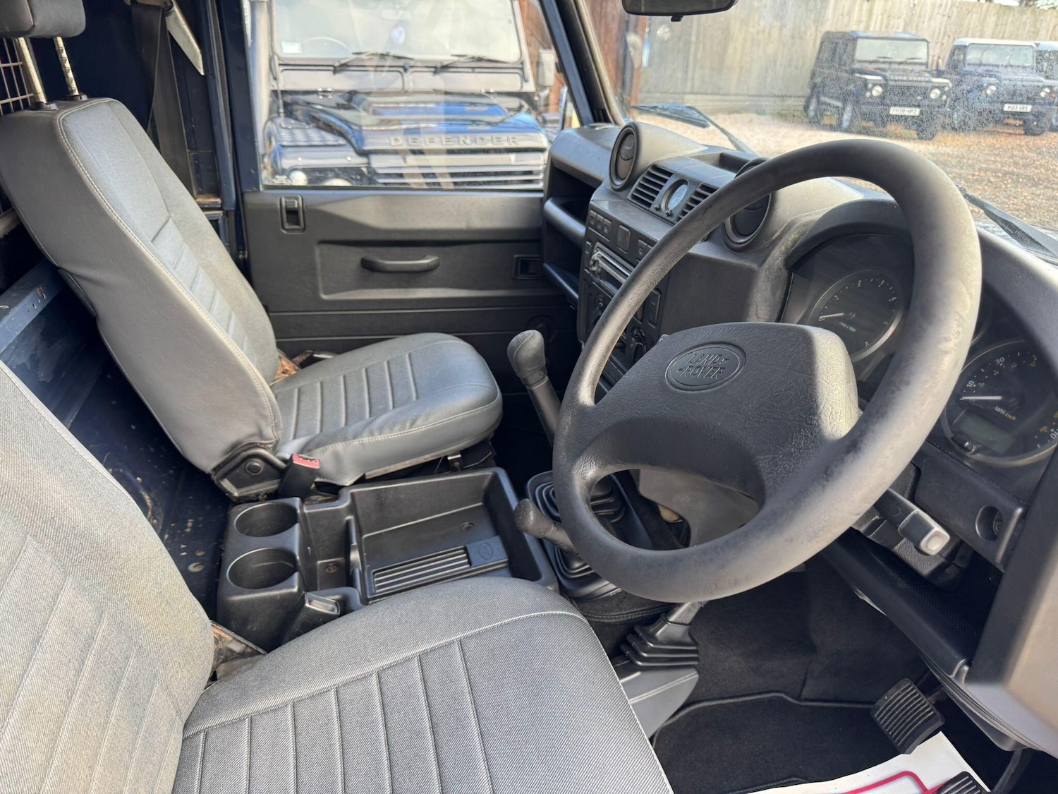 Used Land Rover Defender 90 2009 for sale - 76597285: Photo 18