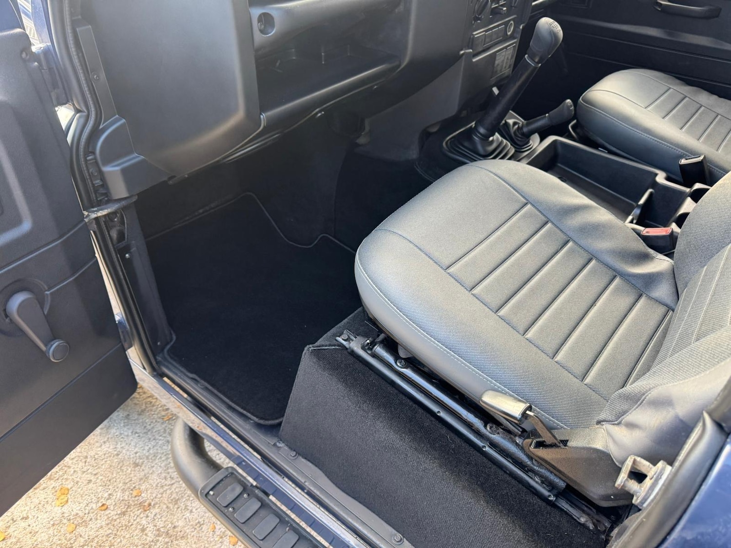 Used Land Rover Defender 90 2009 for sale - 76597285: Photo 66