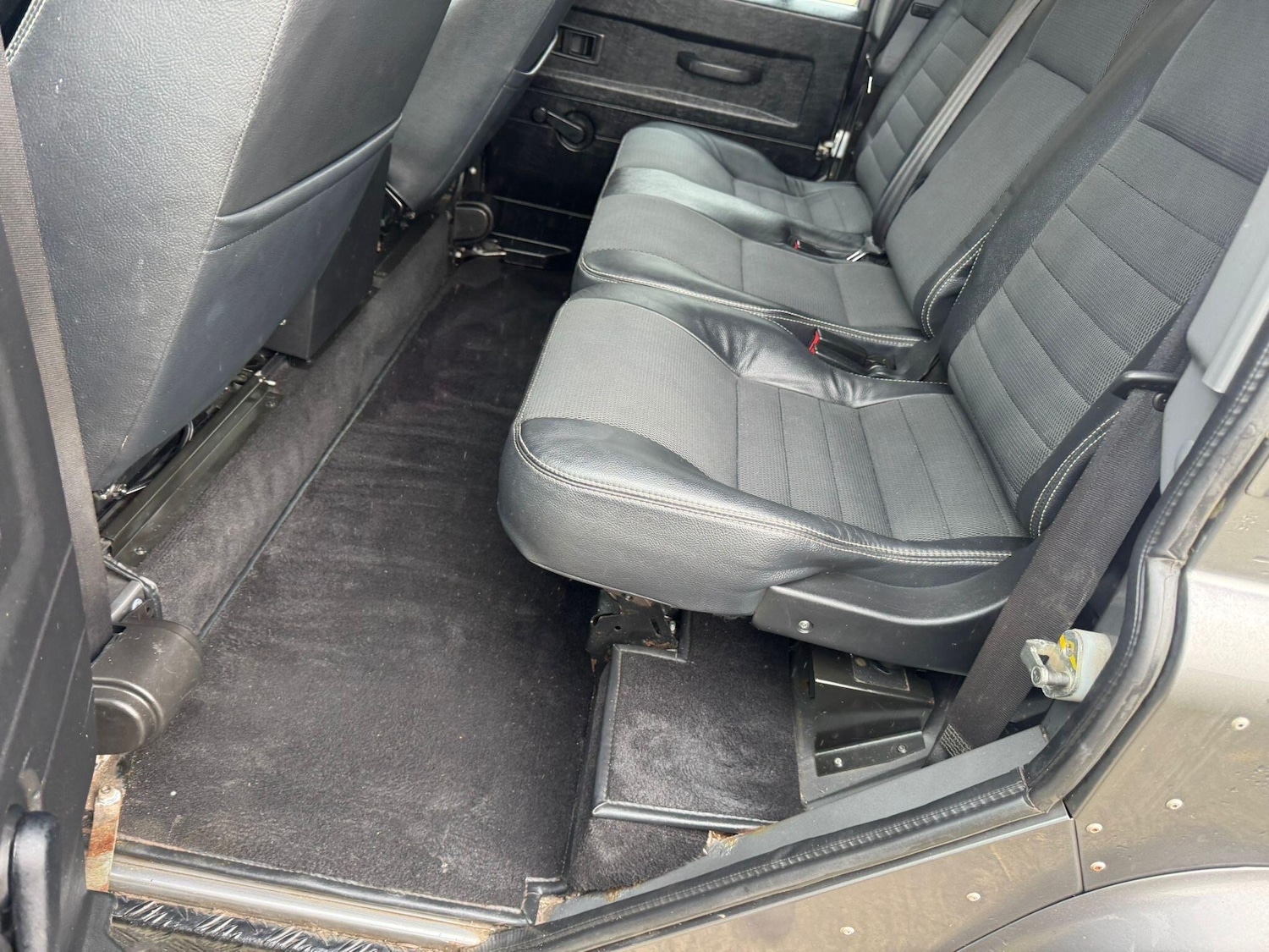 Used Land Rover Defender 2009 for sale - 77612760: Photo 44