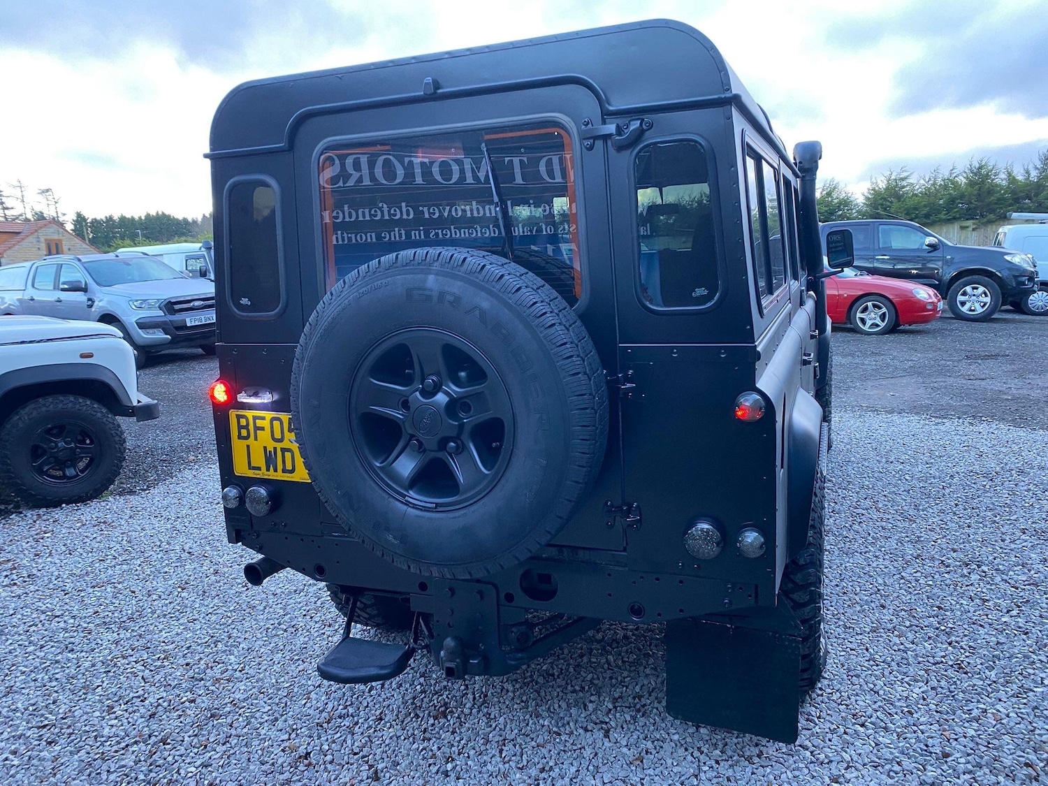 Used Land Rover Defender 2005 for sale - 77320181: Photo 2