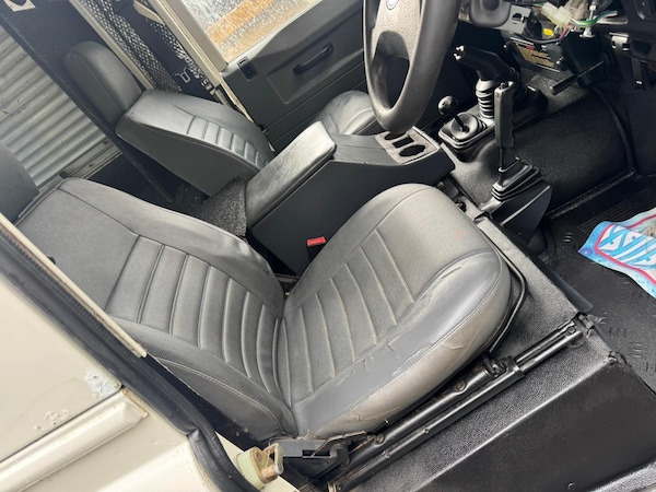 Used Land Rover Defender 110 1999 for sale - 76327402: Photo 17